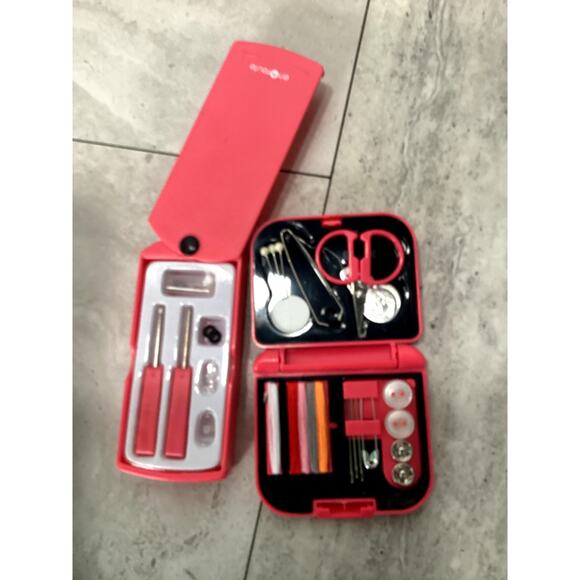 En Route Mini Portable Pink Sewing Kit - Picture 1 of 2